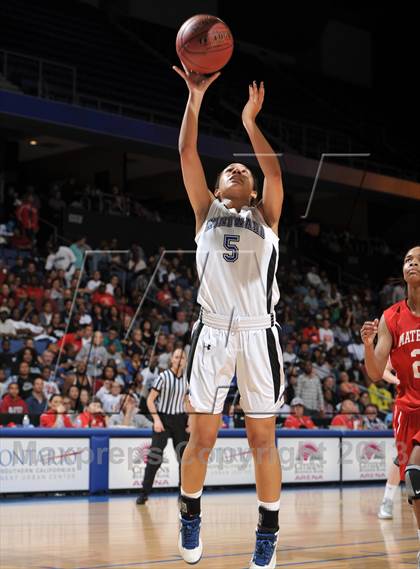 Thumbnail 2 in Windward vs. Mater Dei (CIF SoCal Regional Open Division Final) photogallery.