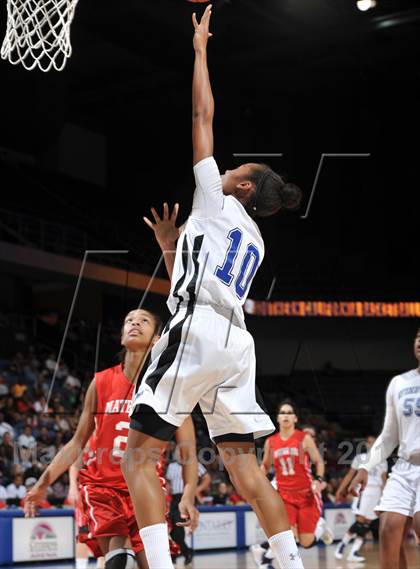 Thumbnail 2 in Windward vs. Mater Dei (CIF SoCal Regional Open Division Final) photogallery.