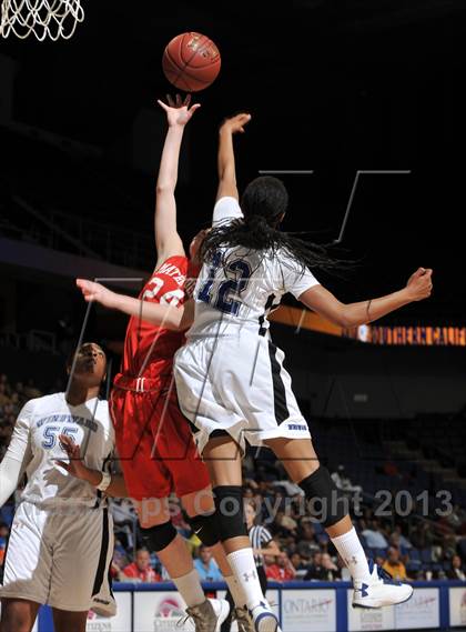 Thumbnail 3 in Windward vs. Mater Dei (CIF SoCal Regional Open Division Final) photogallery.