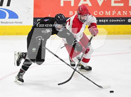 Thumbnail 3 in Joel Barlow/Weston/Abbott Tech vs. Conard (CIAC DIII Final) photogallery.