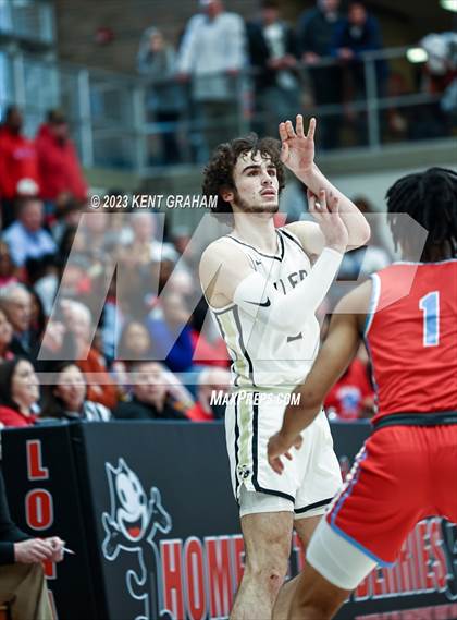 Thumbnail 2 in Fort Wayne Wayne vs Noblesville (IHSAA 4A Regional Championship) photogallery.