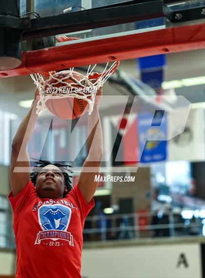 Thumbnail 1 in Fort Wayne Wayne vs Noblesville (IHSAA 4A Regional Championship) photogallery.
