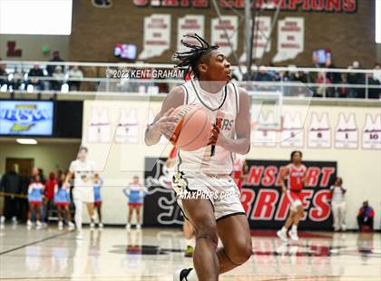 Thumbnail 1 in Fort Wayne Wayne vs Noblesville (IHSAA 4A Regional Championship) photogallery.