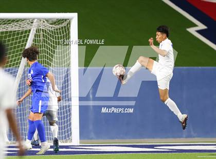 Thumbnail 2 in Grand Prairie vs. Allen (UIL 6A Area Playoff) photogallery.