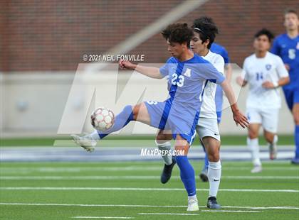 Thumbnail 2 in Grand Prairie vs. Allen (UIL 6A Area Playoff) photogallery.