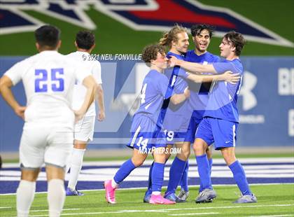 Thumbnail 2 in Grand Prairie vs. Allen (UIL 6A Area Playoff) photogallery.