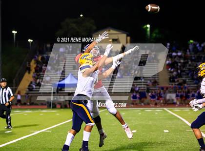 Thumbnail 3 in Montebello vs San Gabriel photogallery.