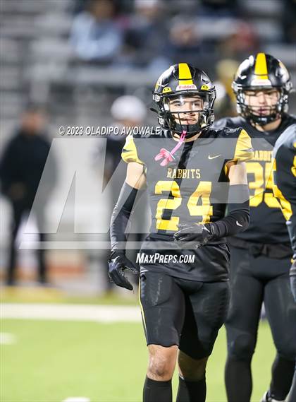 Thumbnail 3 in Forney vs. Lancaster (UIL Football 5A Division I Regional Final) photogallery.