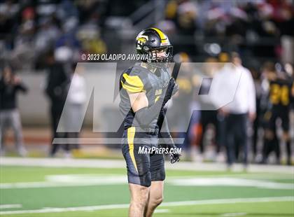 Thumbnail 1 in Forney vs. Lancaster (UIL Football 5A Division I Regional Final) photogallery.
