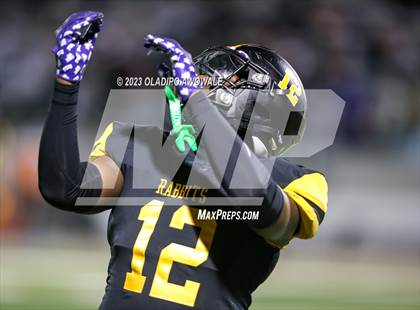 Thumbnail 3 in Forney vs. Lancaster (UIL Football 5A Division I Regional Final) photogallery.