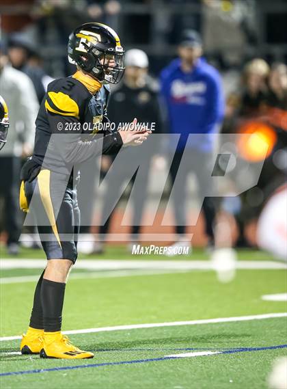 Thumbnail 3 in Forney vs. Lancaster (UIL Football 5A Division I Regional Final) photogallery.