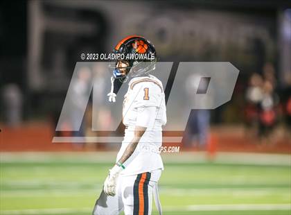 Thumbnail 2 in Forney vs. Lancaster (UIL Football 5A Division I Regional Final) photogallery.