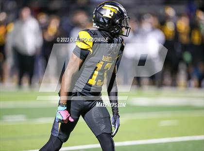 Thumbnail 2 in Forney vs. Lancaster (UIL Football 5A Division I Regional Final) photogallery.
