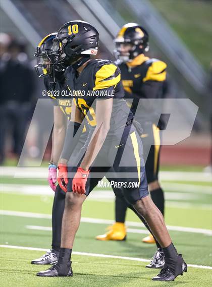 Thumbnail 2 in Forney vs. Lancaster (UIL Football 5A Division I Regional Final) photogallery.