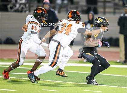 Thumbnail 2 in Forney vs. Lancaster (UIL Football 5A Division I Regional Final) photogallery.