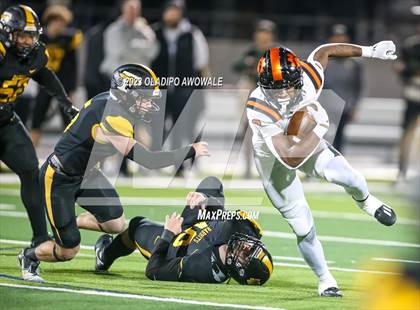 Thumbnail 3 in Forney vs. Lancaster (UIL Football 5A Division I Regional Final) photogallery.