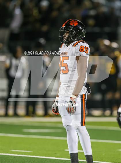 Thumbnail 1 in Forney vs. Lancaster (UIL Football 5A Division I Regional Final) photogallery.