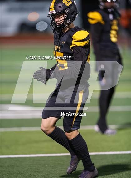 Thumbnail 1 in Forney vs. Lancaster (UIL Football 5A Division I Regional Final) photogallery.