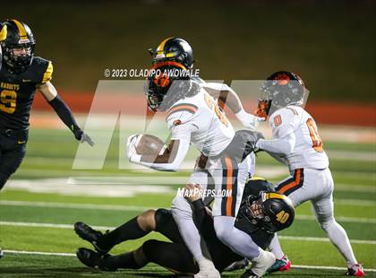 Thumbnail 3 in Forney vs. Lancaster (UIL Football 5A Division I Regional Final) photogallery.