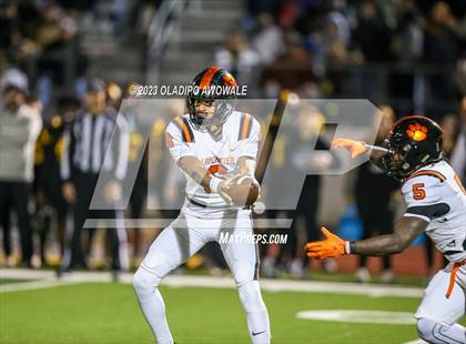 Thumbnail 1 in Forney vs. Lancaster (UIL Football 5A Division I Regional Final) photogallery.