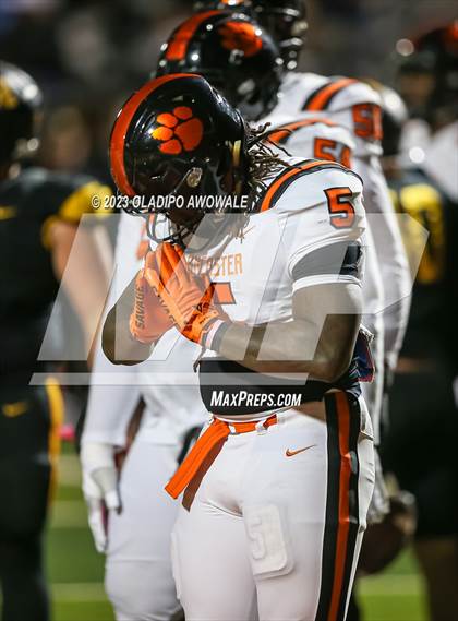 Thumbnail 3 in Forney vs. Lancaster (UIL Football 5A Division I Regional Final) photogallery.