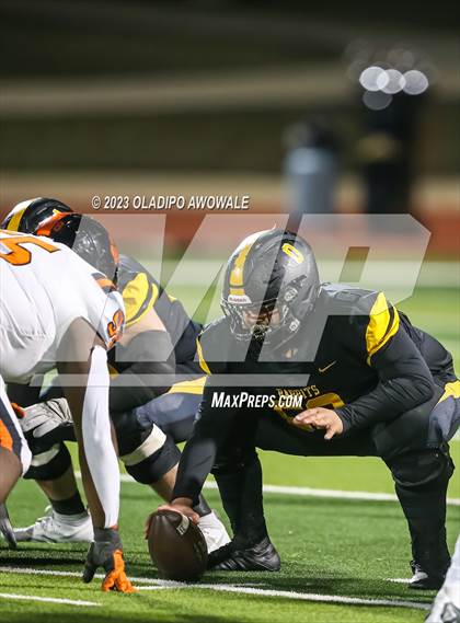 Thumbnail 3 in Forney vs. Lancaster (UIL Football 5A Division I Regional Final) photogallery.