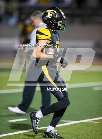 Thumbnail 3 in Forney vs. Lancaster (UIL Football 5A Division I Regional Final) photogallery.