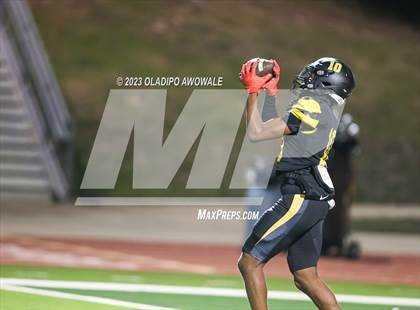 Thumbnail 1 in Forney vs. Lancaster (UIL Football 5A Division I Regional Final) photogallery.