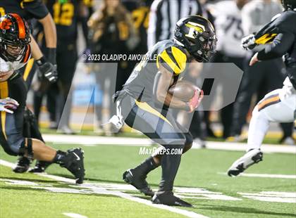 Thumbnail 1 in Forney vs. Lancaster (UIL Football 5A Division I Regional Final) photogallery.