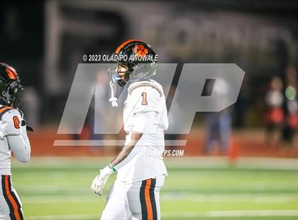 Thumbnail 3 in Forney vs. Lancaster (UIL Football 5A Division I Regional Final) photogallery.