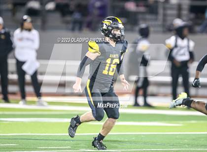 Thumbnail 1 in Forney vs. Lancaster (UIL Football 5A Division I Regional Final) photogallery.