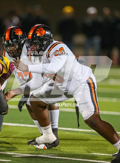 Thumbnail 1 in Forney vs. Lancaster (UIL Football 5A Division I Regional Final) photogallery.