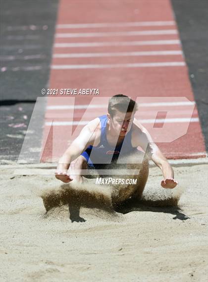 Thumbnail 1 in Centennial League Qualifier photogallery.