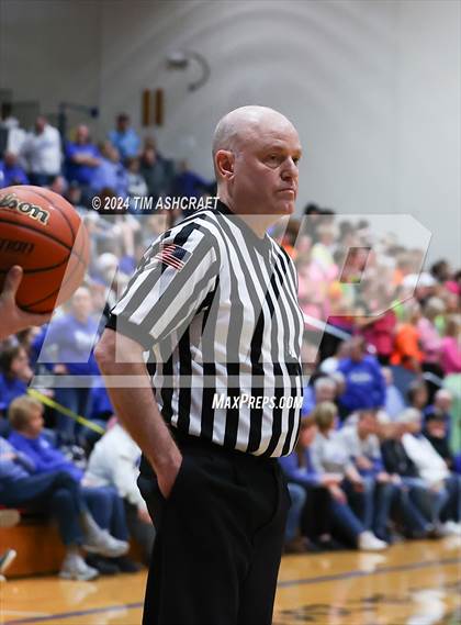 Thumbnail 1 in Lawrenceburg vs Greensburg (IHSAA 3A Section 29 Semifinal) photogallery.