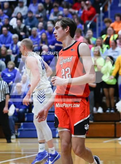 Thumbnail 3 in Lawrenceburg vs Greensburg (IHSAA 3A Section 29 Semifinal) photogallery.