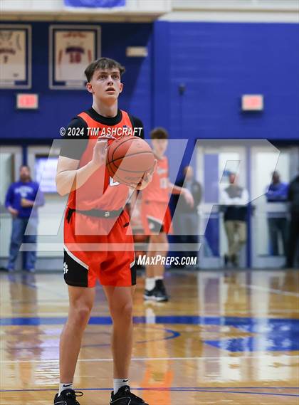 Thumbnail 2 in Lawrenceburg vs Greensburg (IHSAA 3A Section 29 Semifinal) photogallery.