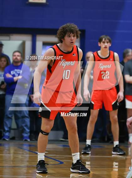 Thumbnail 2 in Lawrenceburg vs Greensburg (IHSAA 3A Section 29 Semifinal) photogallery.