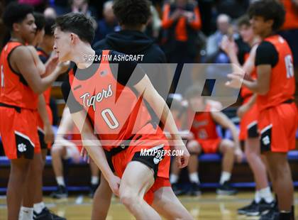 Thumbnail 1 in Lawrenceburg vs Greensburg (IHSAA 3A Section 29 Semifinal) photogallery.