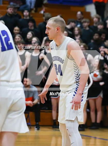 Thumbnail 3 in Lawrenceburg vs Greensburg (IHSAA 3A Section 29 Semifinal) photogallery.