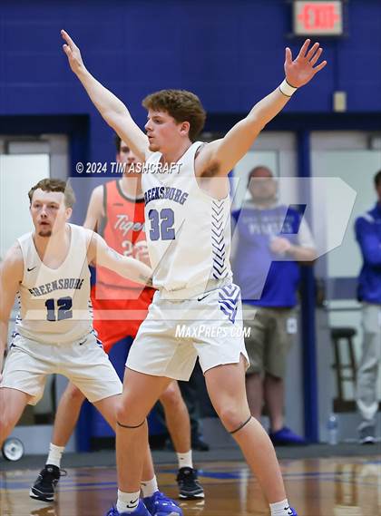 Thumbnail 3 in Lawrenceburg vs Greensburg (IHSAA 3A Section 29 Semifinal) photogallery.