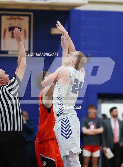 Thumbnail 2 in Lawrenceburg vs Greensburg (IHSAA 3A Section 29 Semifinal) photogallery.