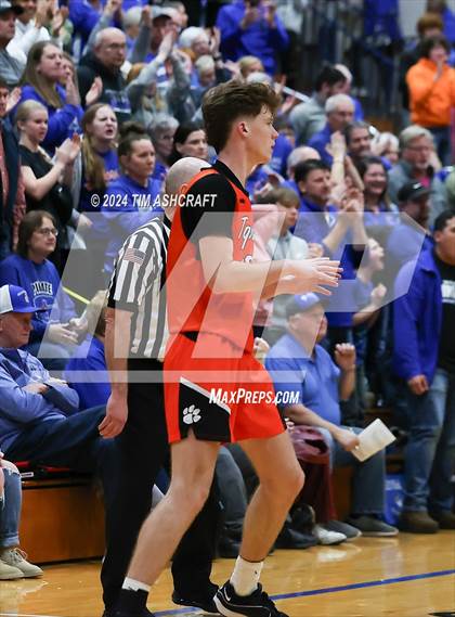 Thumbnail 1 in Lawrenceburg vs Greensburg (IHSAA 3A Section 29 Semifinal) photogallery.