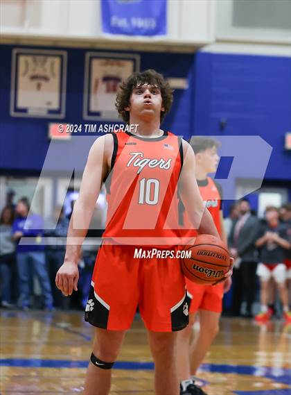 Thumbnail 1 in Lawrenceburg vs Greensburg (IHSAA 3A Section 29 Semifinal) photogallery.