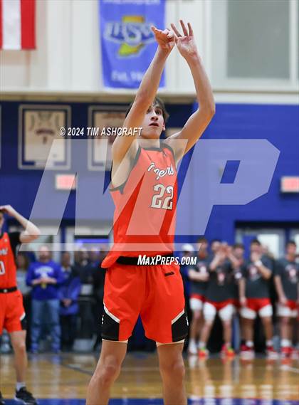 Thumbnail 1 in Lawrenceburg vs Greensburg (IHSAA 3A Section 29 Semifinal) photogallery.