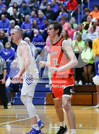 Thumbnail 2 in Lawrenceburg vs Greensburg (IHSAA 3A Section 29 Semifinal) photogallery.