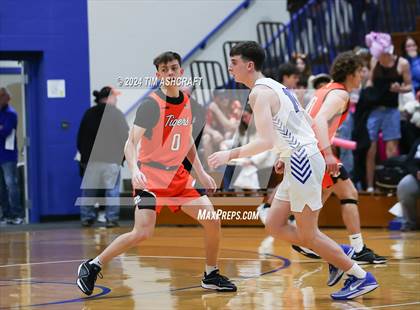 Thumbnail 2 in Lawrenceburg vs Greensburg (IHSAA 3A Section 29 Semifinal) photogallery.