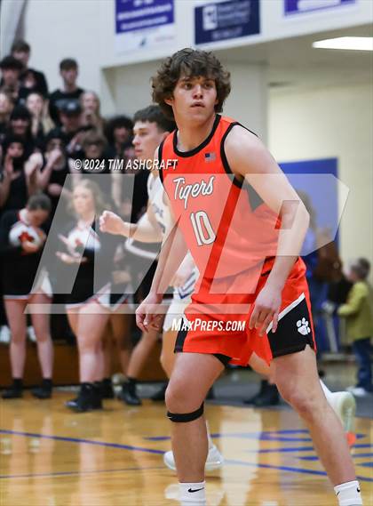 Thumbnail 3 in Lawrenceburg vs Greensburg (IHSAA 3A Section 29 Semifinal) photogallery.