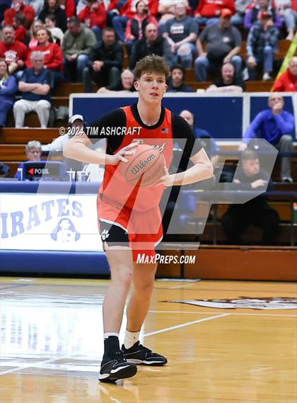 Thumbnail 2 in Lawrenceburg vs Greensburg (IHSAA 3A Section 29 Semifinal) photogallery.