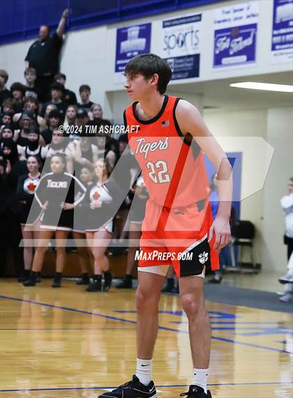 Thumbnail 3 in Lawrenceburg vs Greensburg (IHSAA 3A Section 29 Semifinal) photogallery.