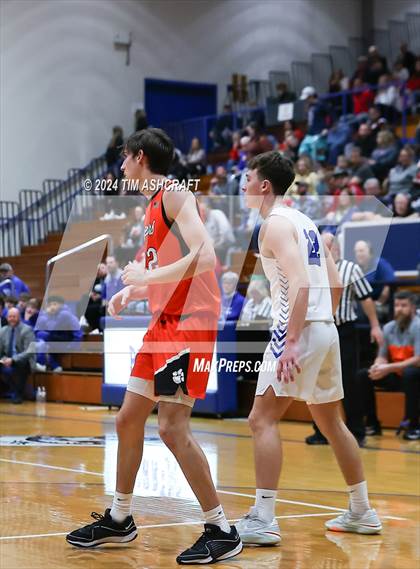 Thumbnail 1 in Lawrenceburg vs Greensburg (IHSAA 3A Section 29 Semifinal) photogallery.